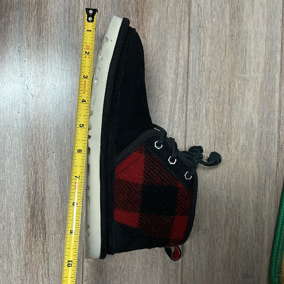 UGG Neumel Plaid Black Suede Boots with Leather Lace Fleece Lining size  US 5 - Picture 14 of 16